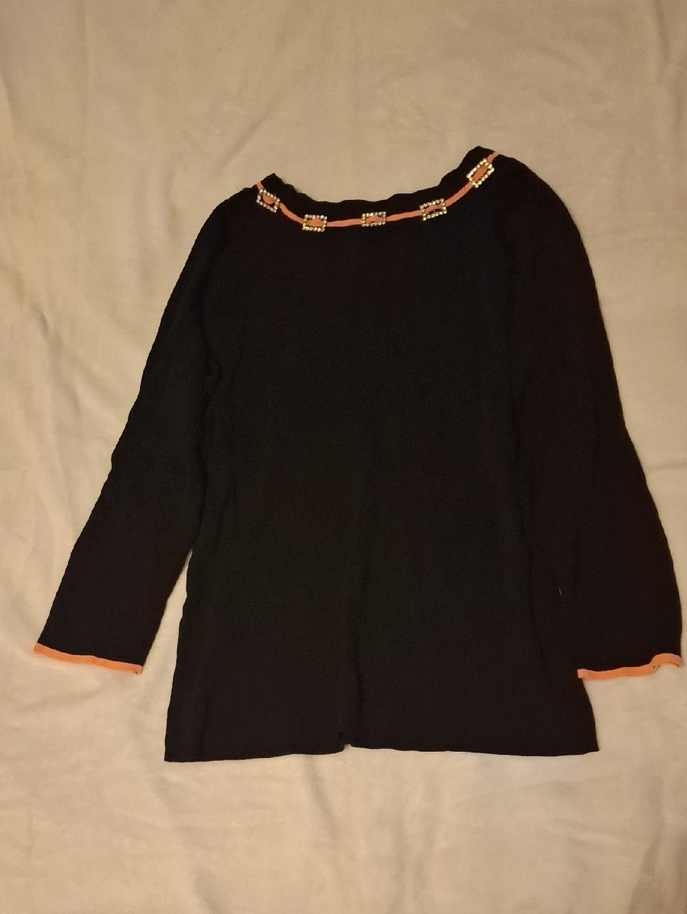 On sale 2 ladies Top For 1 price.